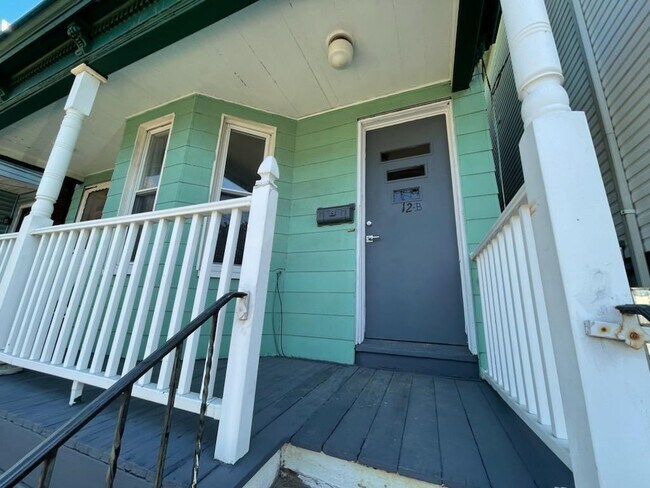 Building Photo - 12 Van Wagenen Ave