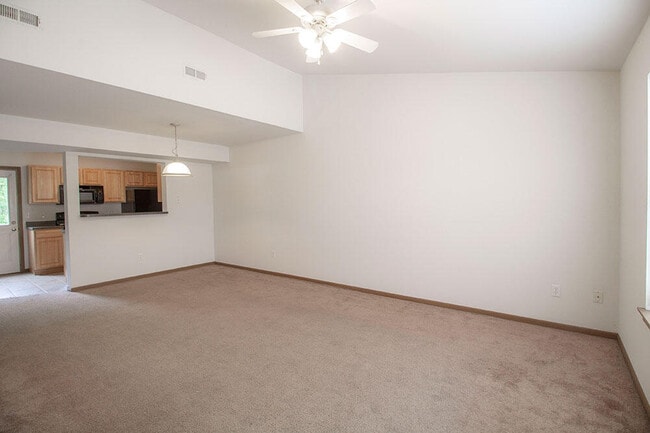 Building Photo - 2119 N Ballenger Ln