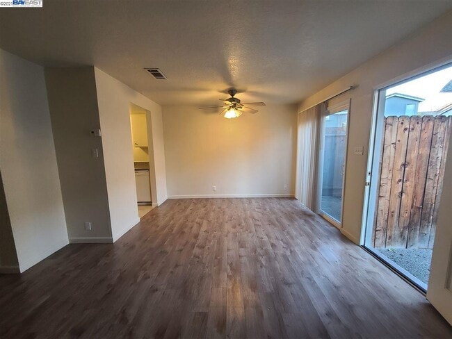Building Photo - 4407 Fairlands Dr