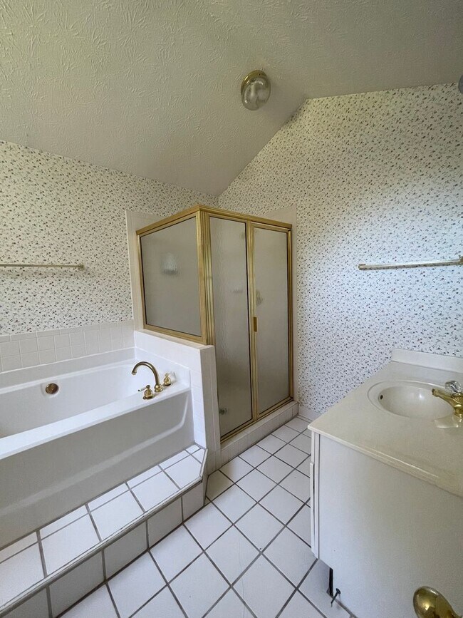 Foto del edificio - Single Family - Auburn