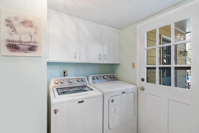 Foto del edificio - 710 SE Maynard Rd