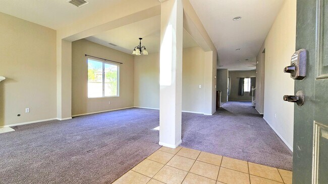 Building Photo - 4113 Larkspur St