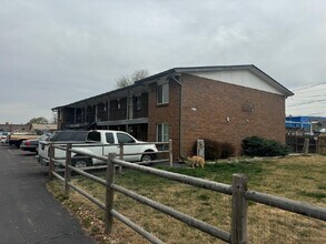 Building Photo - 4430 Holland St