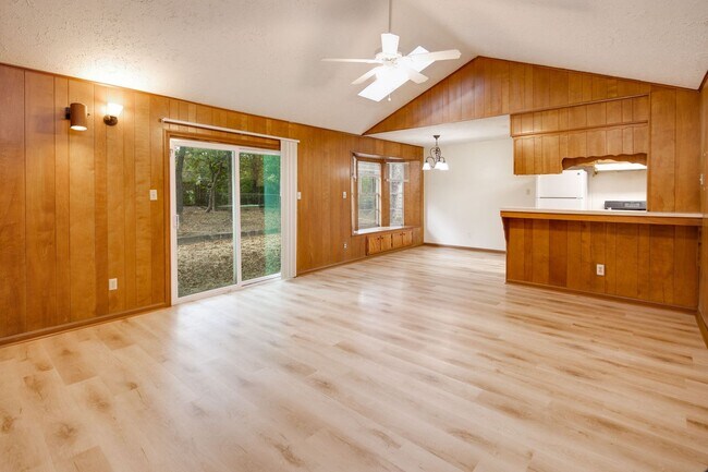 Foto del edificio - Available Now! 3 bed, 2 bath home in Eastg...