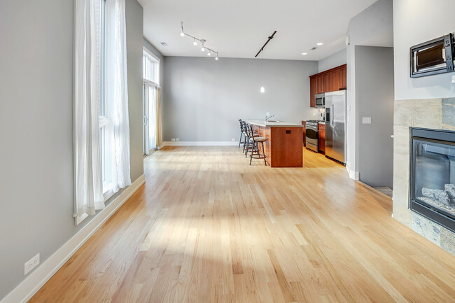 Building Photo - 1213 Marcy Plz