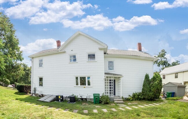 Foto del edificio - 92 Clinton Pl