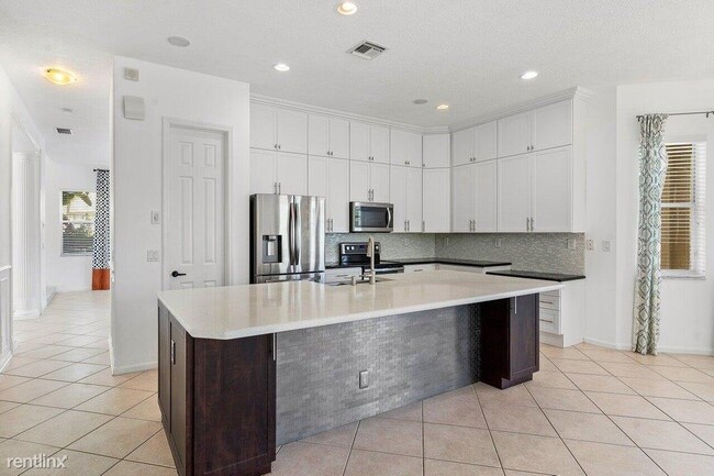Building Photo - 5 br, 3 bath House - 6133 C Durham Dr