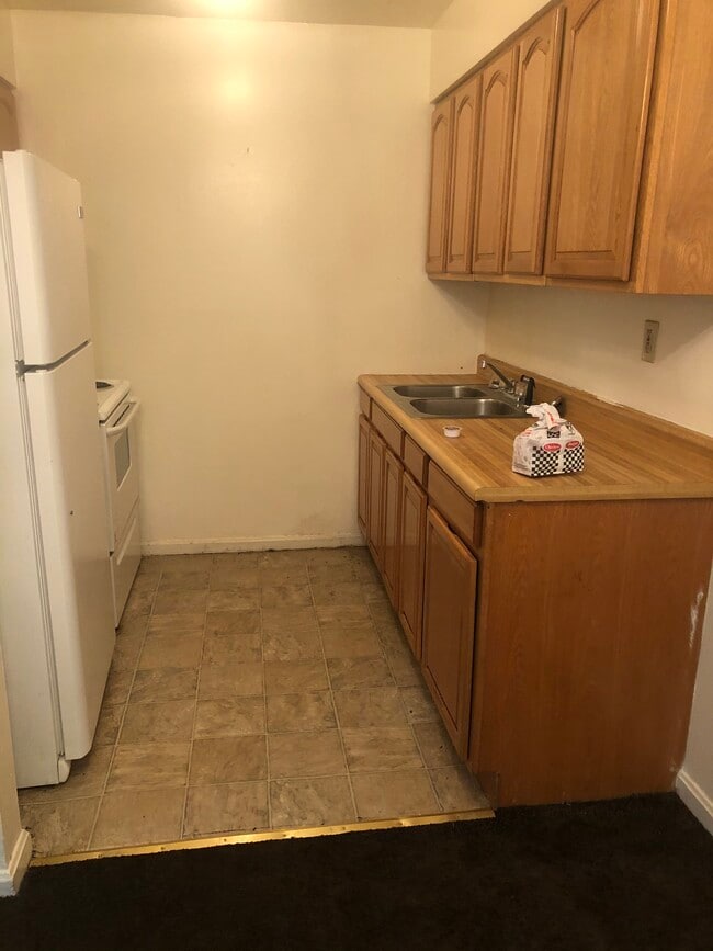 Building Photo - 1709 Liberty Bell Way