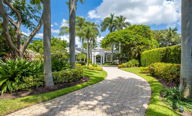 Foto del edificio - 4825 Sanctuary Ln
