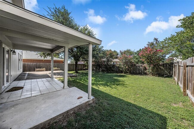 Building Photo - 709 Black Isle Dr