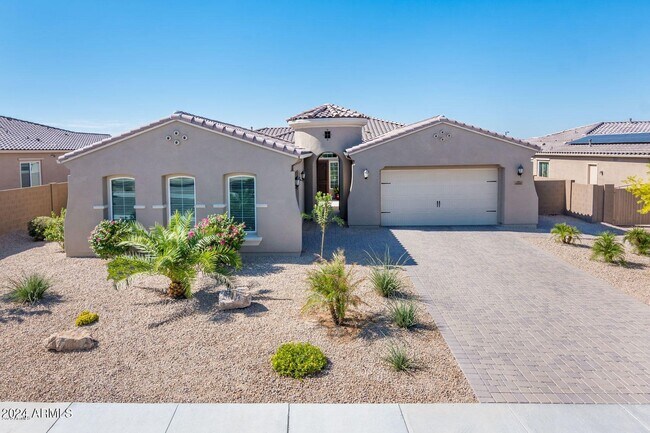 Building Photo - Upgraded 4 Bed 3.5 Bath in Litchfield Park!