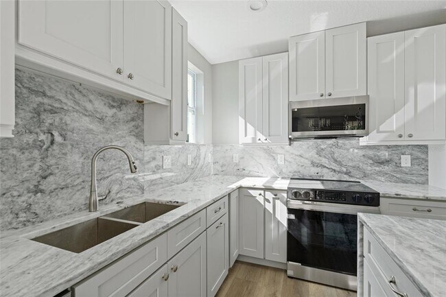 Foto del edificio - 3161 Emerson Ave S