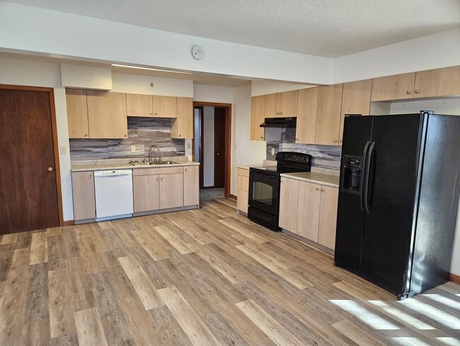 Building Photo - 705 N Highland Ave