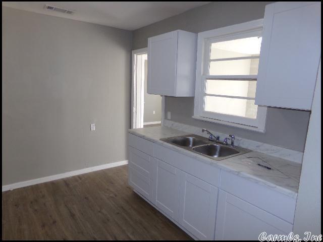 Building Photo - 5105 W 23rd St