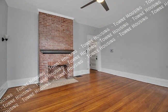Building Photo - 215 Allen St