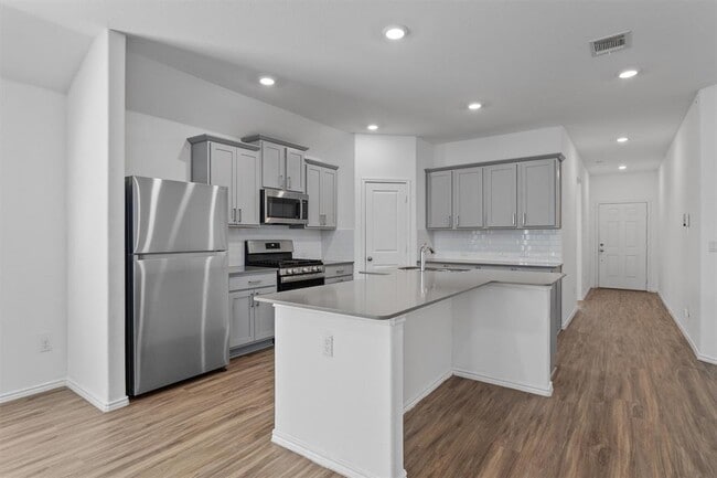 Foto del edificio - 245 Salt Springs Rd