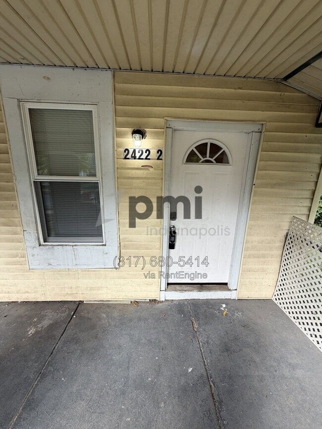 Building Photo - 2422 E Adams St