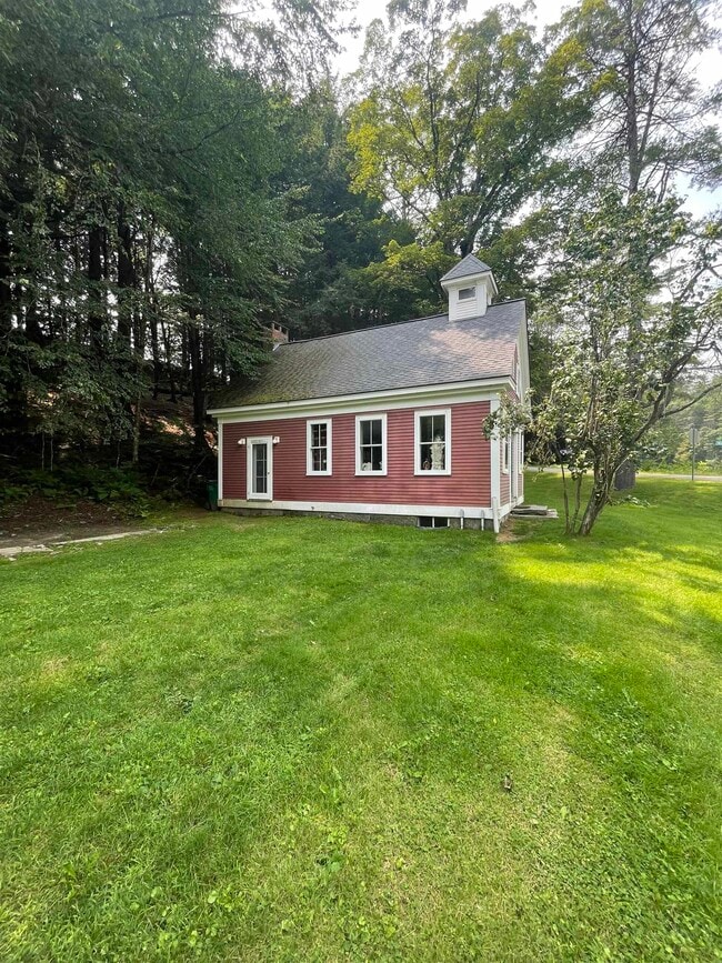 2063 Houghtonville Rd, Grafton, VT 05146 House Rental in Grafton, VT