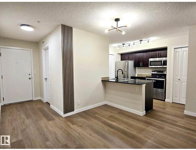 Building Photo - 122