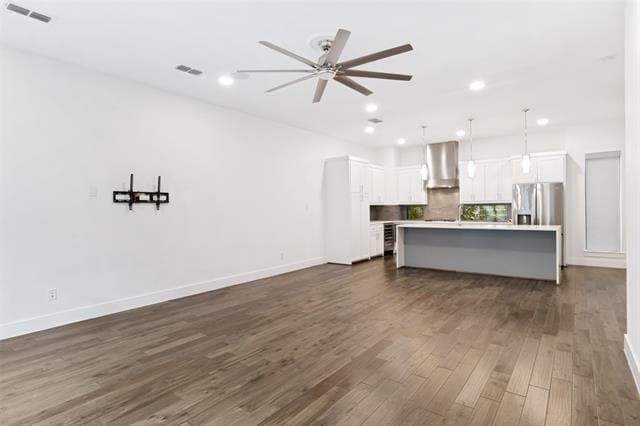 Foto del edificio - 4944 Camdale Ct