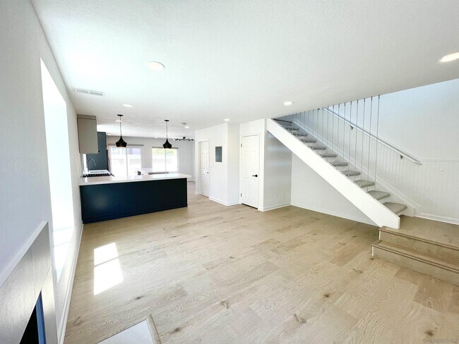 Building Photo - 6982 Carnation Dr