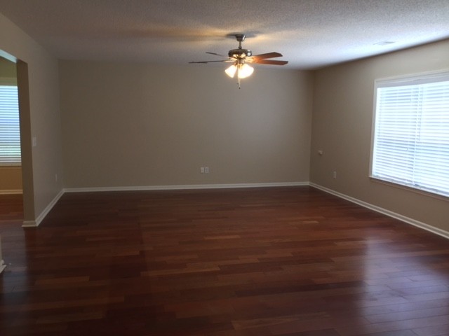 Building Photo - 223 Eagle Ridge