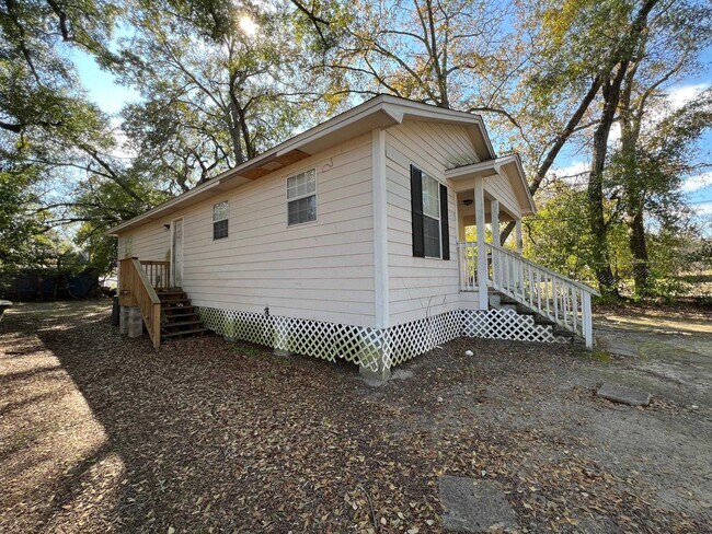 Foto del edificio - 677 W 5th Ave