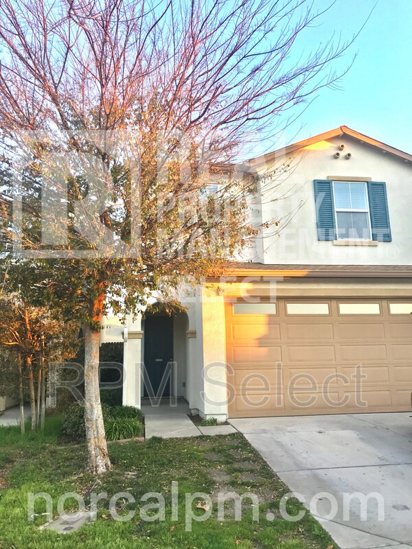 Foto principal - 8931 Cobble Crest Dr