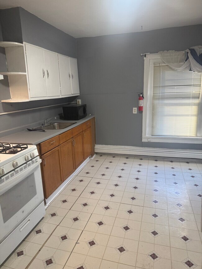 Foto del edificio - 1103 W State St