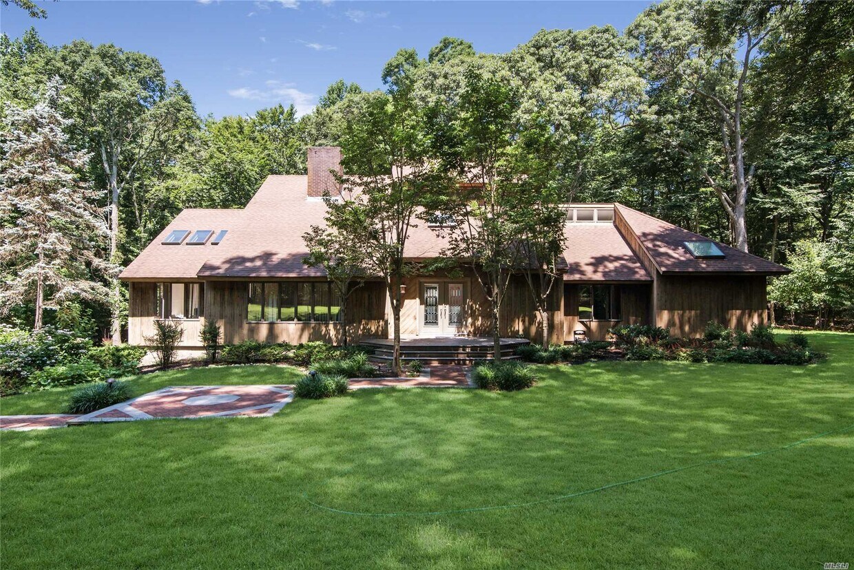 Primary Photo - 7 Partridge Ln