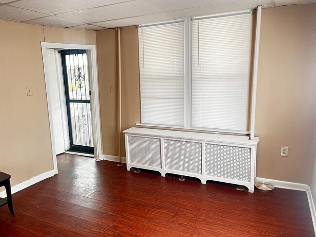 Foto del edificio - 604 N Indiana Ave