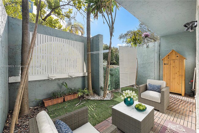 Foto del edificio - 517 NE 38th St