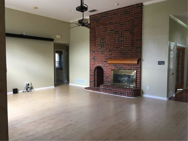 Building Photo - 2237 Eldger Dr