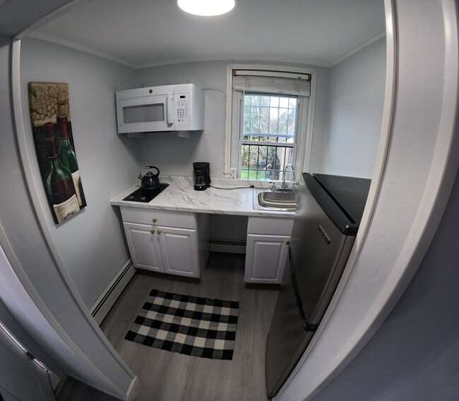 Building Photo - 723 Sharon Ave