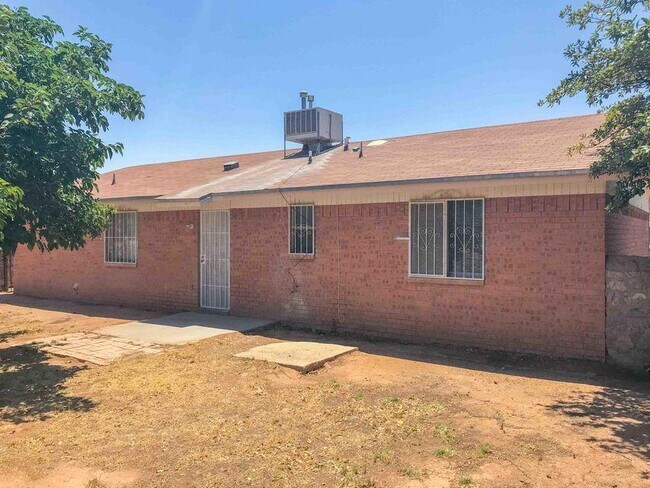 Building Photo - 5505 Corsicana Ave