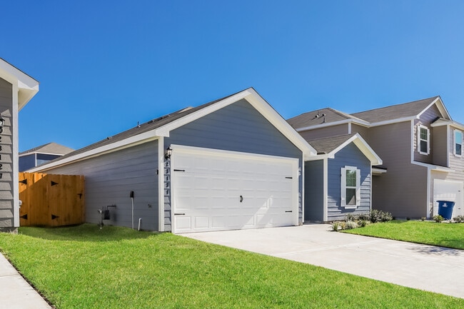 Building Photo - 23131 Shakespeare Dr