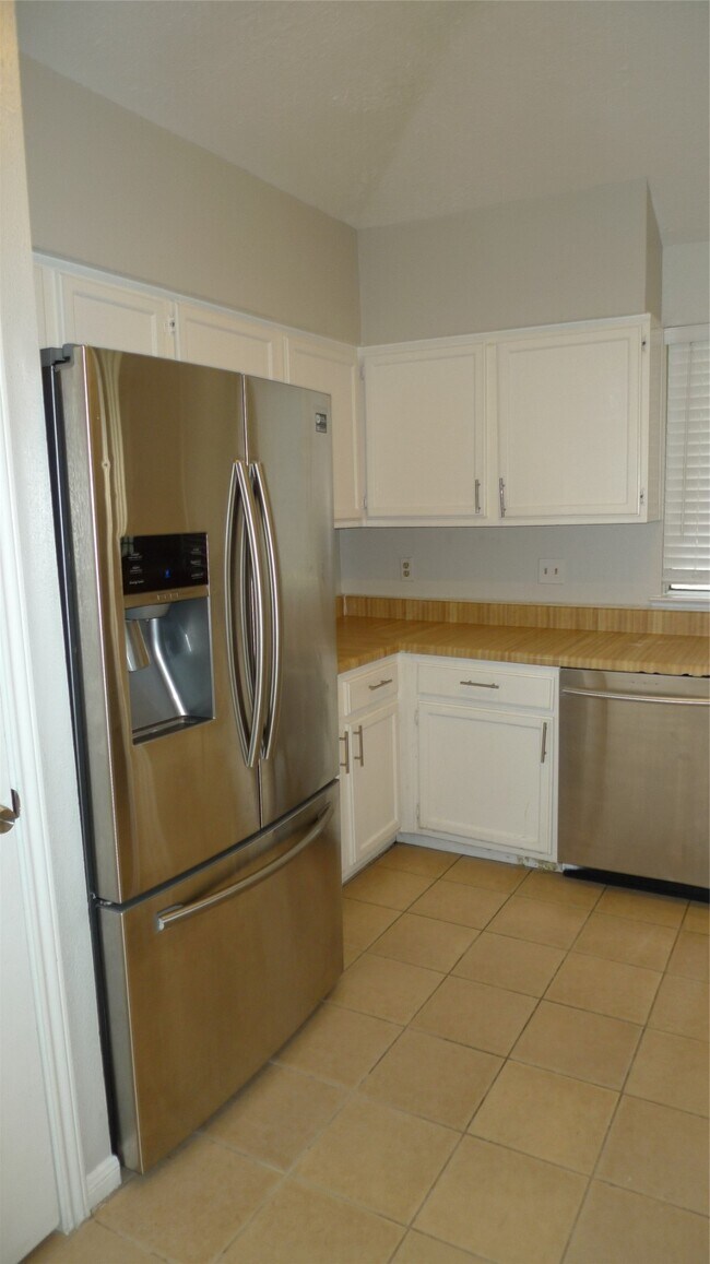 Foto del edificio - 7015 Caladero Dr