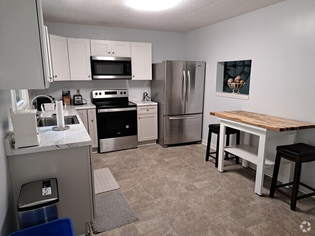 Building Photo - 11044 Watson Dr
