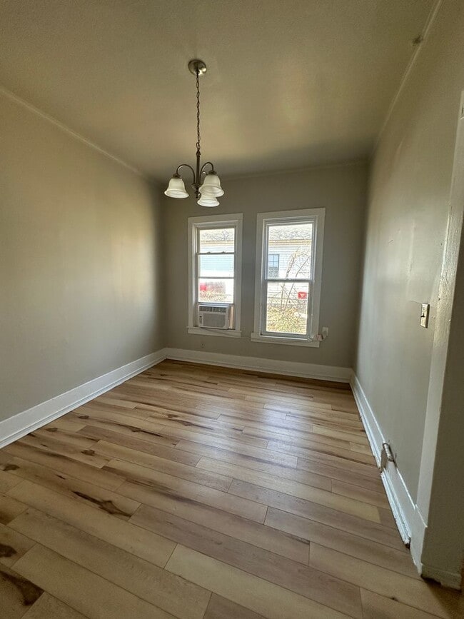 Building Photo - $1,100.00 MOVE-IN-SPECIAL