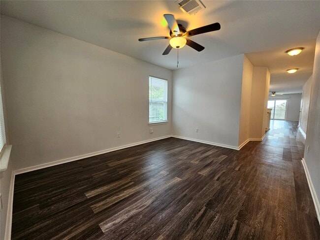 Foto del edificio - 16721 Hamilton Point Cir