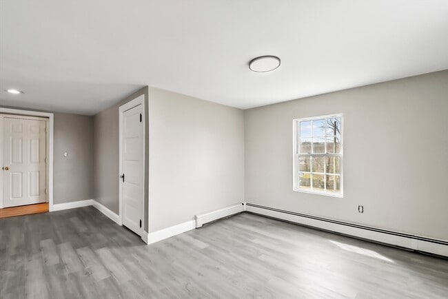 Building Photo - 515 Winthrop St