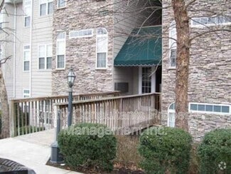 Building Photo - 3003 Greystone Pt