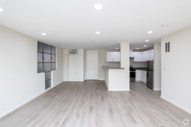Building Photo - 932 Maltman Ave.