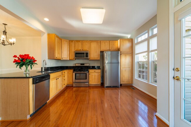 Foto del edificio - Dunn Loring Metro area Townhome