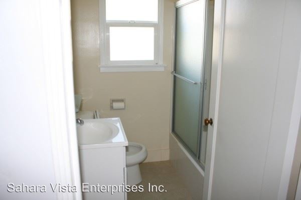 Building Photo - 1 br, 1 bath House - 211 E. Morrison St.