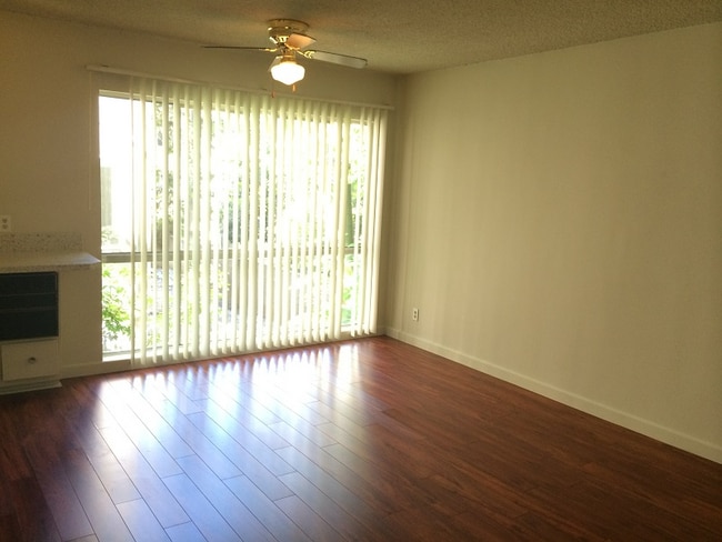 Photo - 530 Veteran Ave Apartment