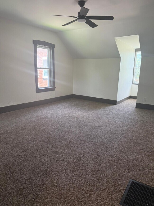 Building Photo - 2636 Arsenal St