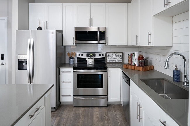 Building Photo - Pointe at Lake Crabtree Apartments