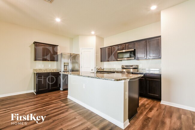 Foto del edificio - 3941 Saltmarsh Loop