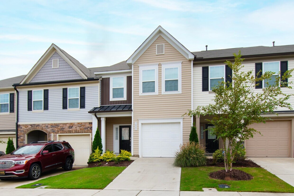 Primary Photo - Stunning 3-Bed, 2.5-Bath Townhome in Atwat...